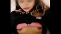 Une petite ado asiatique se fait sodomiser dans la salle de classe