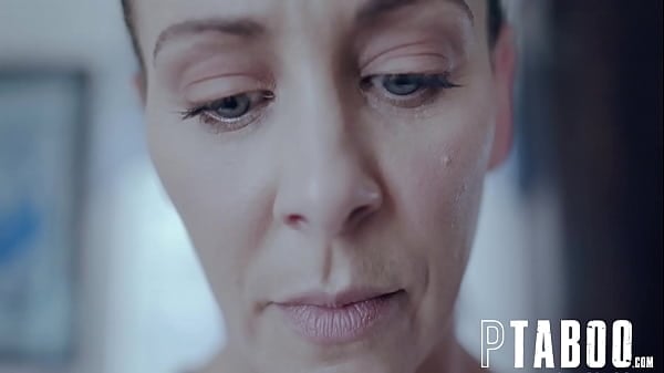 Cherie Deville se masturbant pendant la pandémie