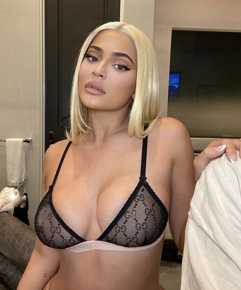 Galerie de Kylie Jenner Nue CHAUDES 2024 | P+