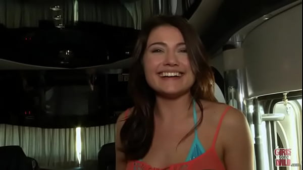 Elle veut du sexe, peu importe où et quand