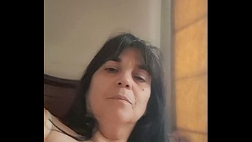 La milf algérienne chaude montre comment avoir des relations sexuelles anales avec sa copine Tantaly