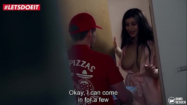 Un livreur de pizza a de la chance avec sa star du porno préférée