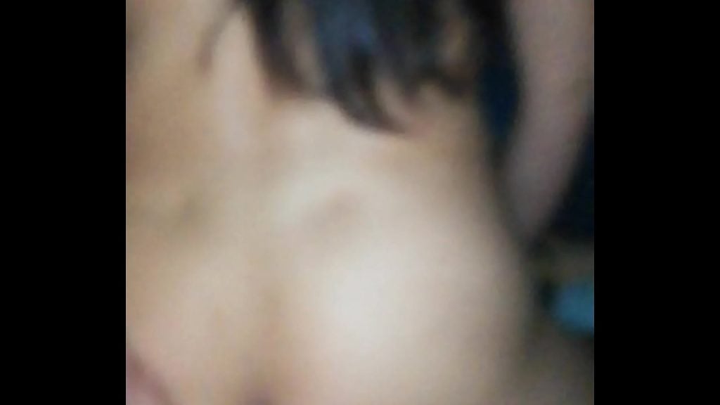 Une sœur timide profite du pervers de son frère