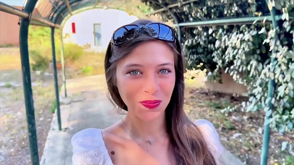 Jeune fille déjà dévergondée