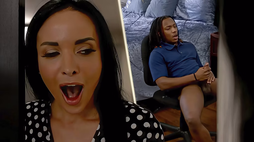 Belle-mère sexy surprend son beau-fils en train de se masturber