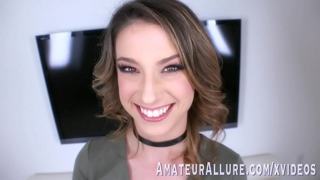 Kristen Scott se fait bourrer après une fellation