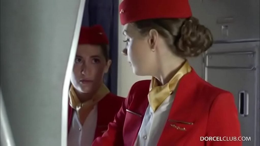 Elena Koshka hôtesse de l’air