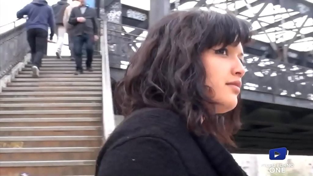 Baise avec une beurette aux gros seins